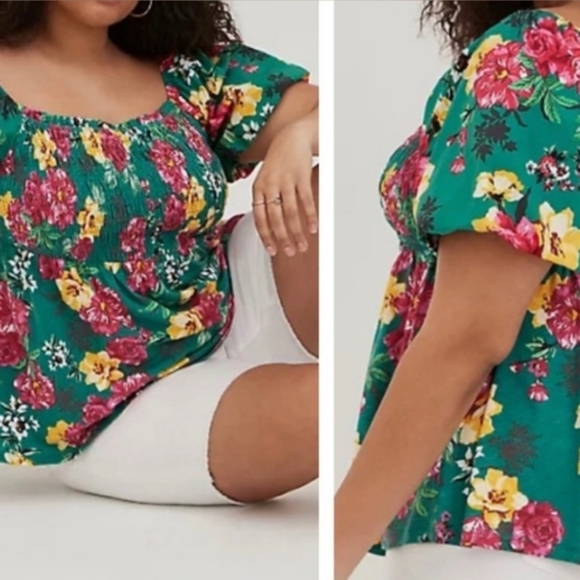 Torrid puff sleeved smocked top 3x - Picture 4 of 4